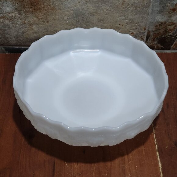 Vintage Anchor Hocking Fire King Ware Large Milk Glass Centerpiece Pedestal Bowl - Picture 4 of 12